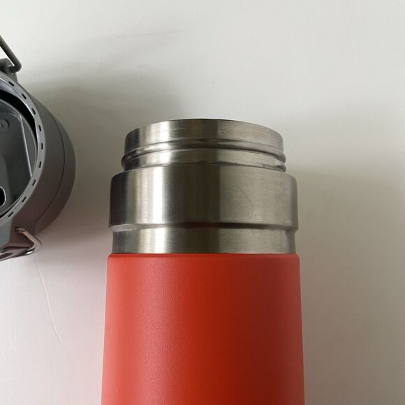 Stanley Quick Flip GO Insulated Stainless Bottle 24 oz 0.7 L - Guava (Orange) - Picture 5 of 8